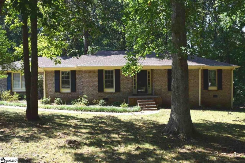 Property image 2 at 513 Cambridge Drive, Spartanburg, SC 29301