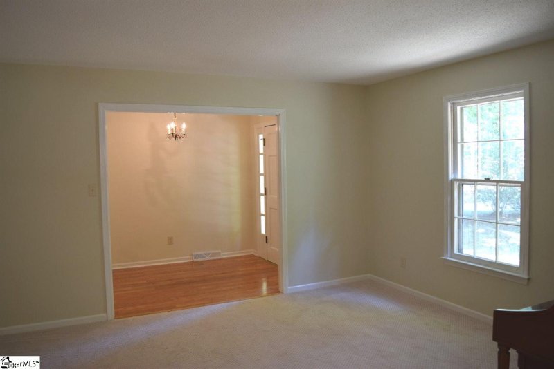 Property image 4 at 513 Cambridge Drive, Spartanburg, SC 29301