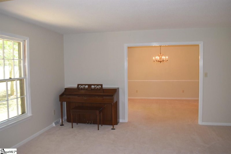 Property image 5 at 513 Cambridge Drive, Spartanburg, SC 29301