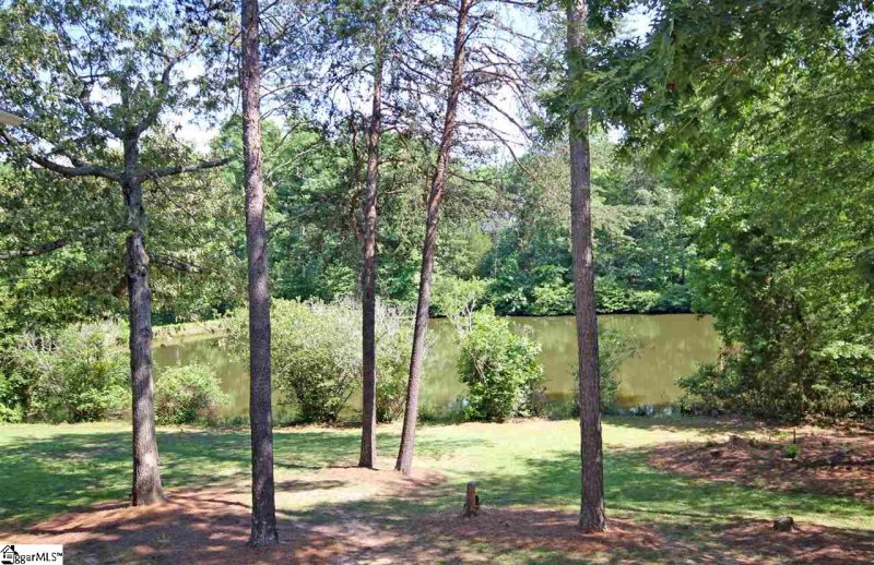 Property image 2 at 20 JUNEBERRY Court, Greer, SC 29651