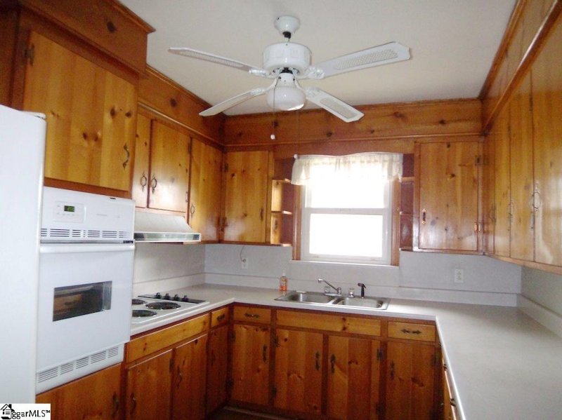 Property image 2 at 11 Picadilly Street, Taylors, SC 29687