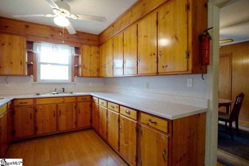 Property image 3 at 11 Picadilly Street, Taylors, SC 29687