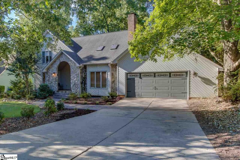 Property image 2 at 5 Bernwood Drive, Taylors, SC 29687