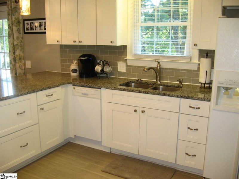 Property image 5 at 203 Looneybrook Drive, Fountain Inn, SC 29644