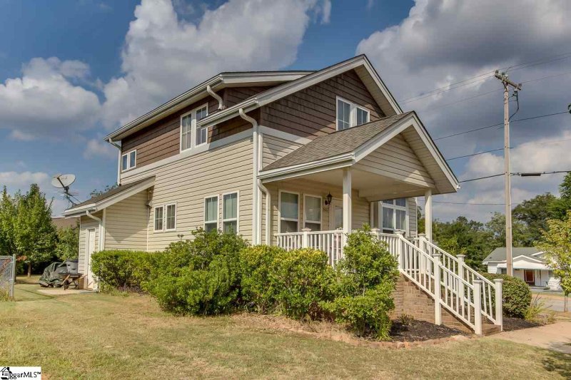 Property image 2 at 300 O'Conner Court, Greenville, SC 29609