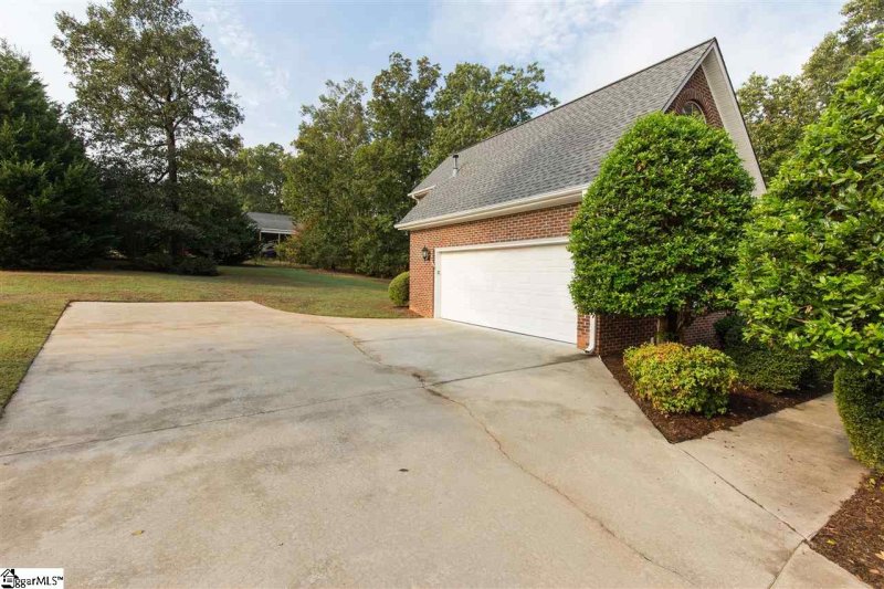 Property image 3 at 123 Charping Lane, Anderson, SC 29621