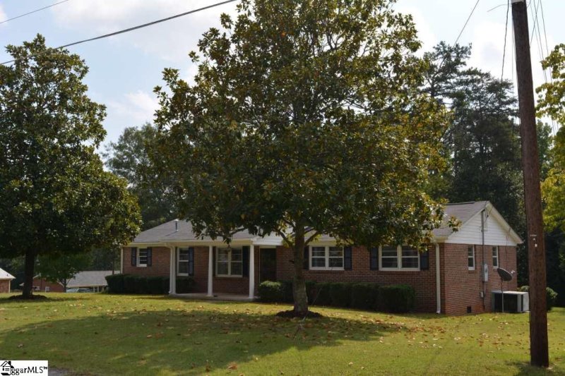 Property image 2 at 634 Heathwood Drive, Taylors, SC 29681