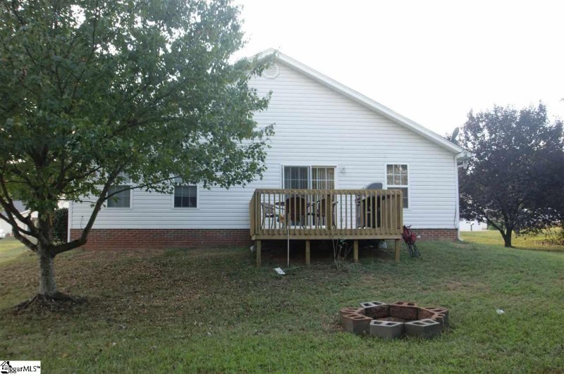 Property image 3 at 6 Peach Blossom Court, Greer, SC 29650