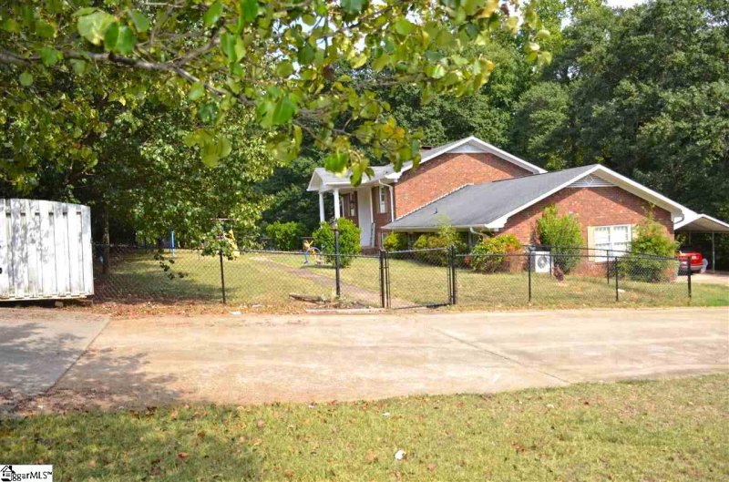 Property image 4 at 303 Chick Springs Road, Greer, SC 29650