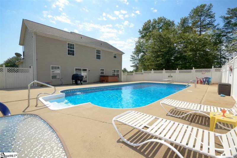 Property image 3 at 415 Benjamin Reid Court, Duncan, SC 29334-9156