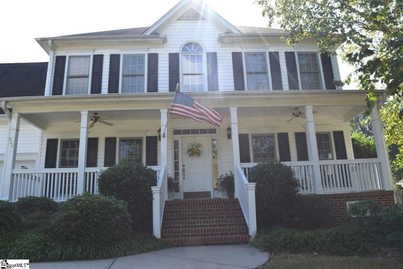 Property image 2 at 822 Knollwood Drive, Greenville, SC 29607