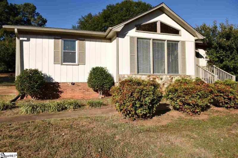Property image 3 at 103 Country Glen Lane, Pelzer, SC 29669