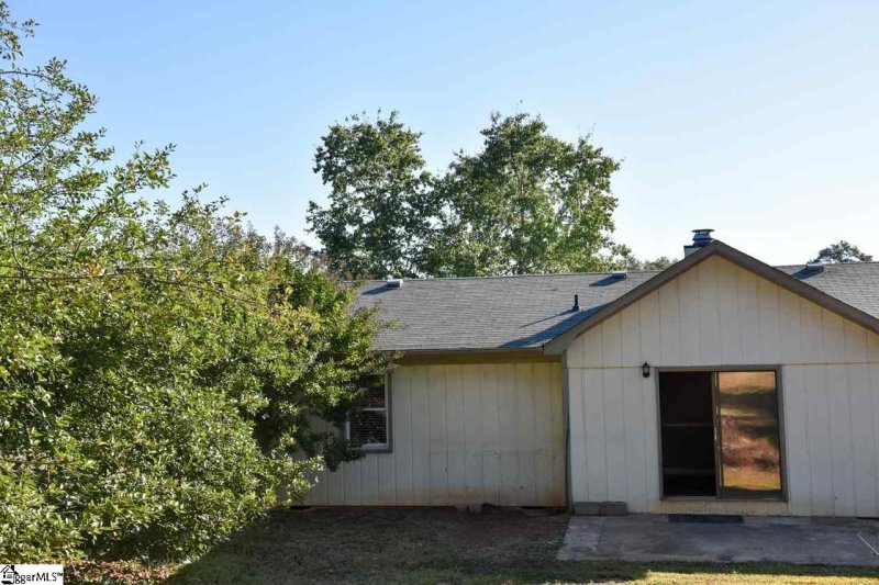 Property image 5 at 103 Country Glen Lane, Pelzer, SC 29669