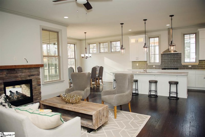 Property image 2 at 12 Vinton Drive, Greer, SC 29651