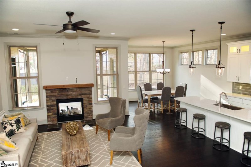 Property image 3 at 12 Vinton Drive, Greer, SC 29651