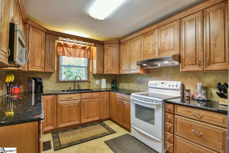 Property image 5 at 102 Lanier Lane, Mauldin, SC 29662