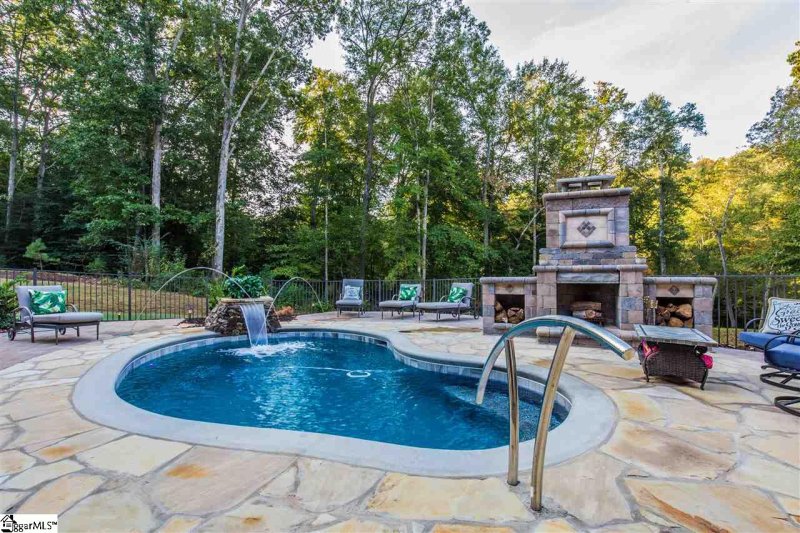 Property image 4 at 245 Yorkswell Lane, Greenville, SC 29607