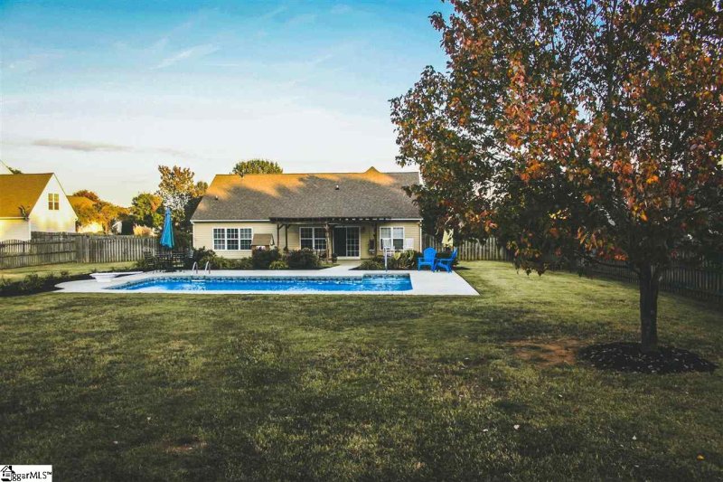 Property image 3 at 516 Carey Drive, Greer, SC 29651