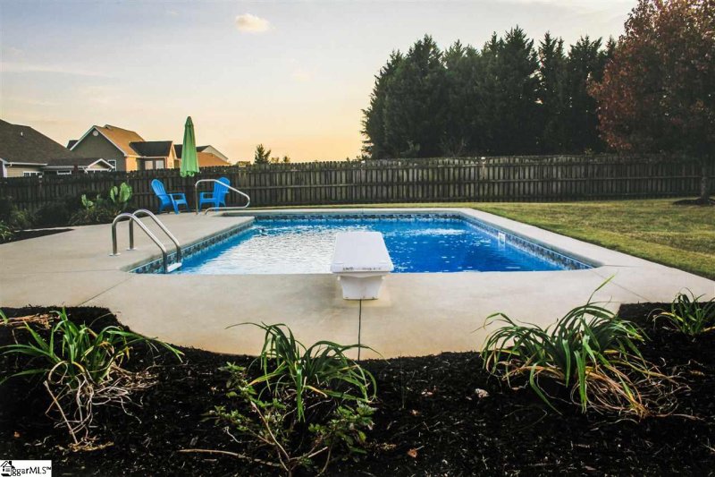 Property image 4 at 516 Carey Drive, Greer, SC 29651