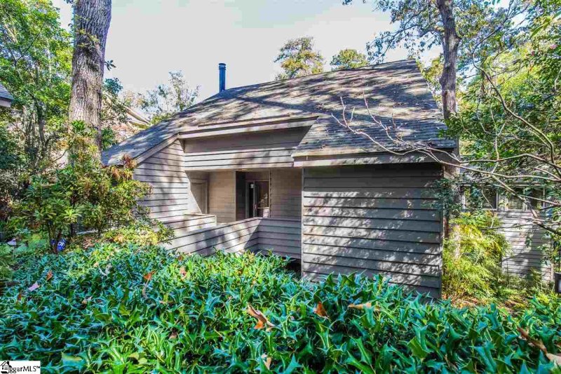 Property image 2 at 19 Country Club Drive, Greenville, SC 29605