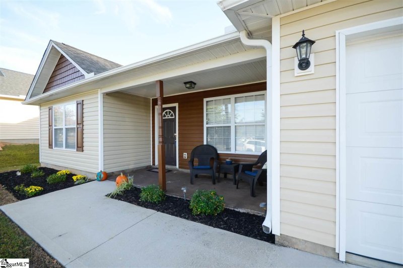 Property image 3 at 121 Haven Reach Way, Taylors, SC 29687