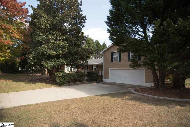 Property image 3 at 8 Woodbend Court, Mauldin, SC 29662