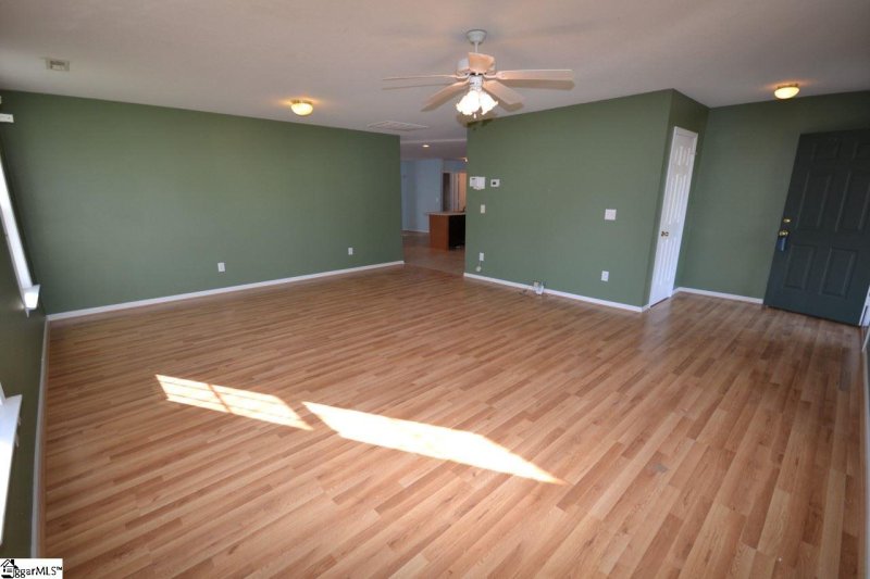 Property image 2 at 501 Bengal Court, Greer, SC 29651