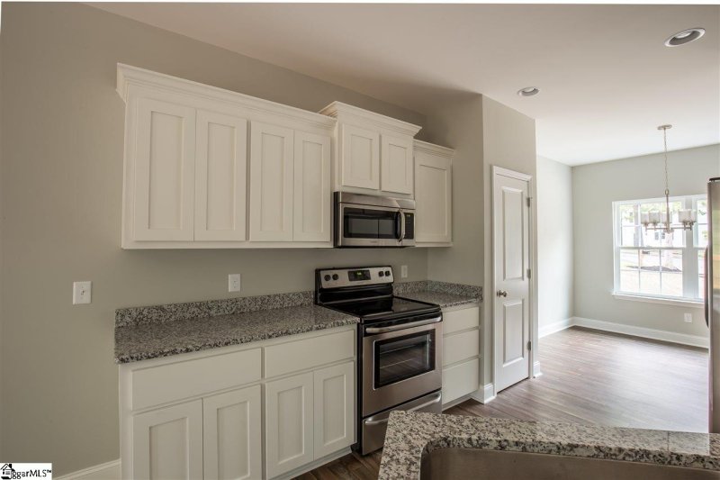 Property image 5 at 123 VILLAGE Court, Greer, SC 29651