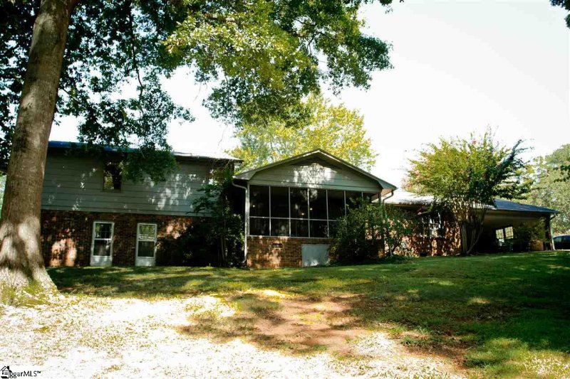 Property image 2 at 266 Lake Forest Drive, Spartanburg, SC 29307