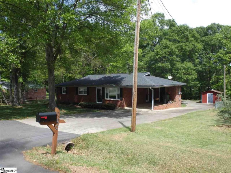 Property image 2 at 120 Woodridge Circle, Greenville, SC 29607