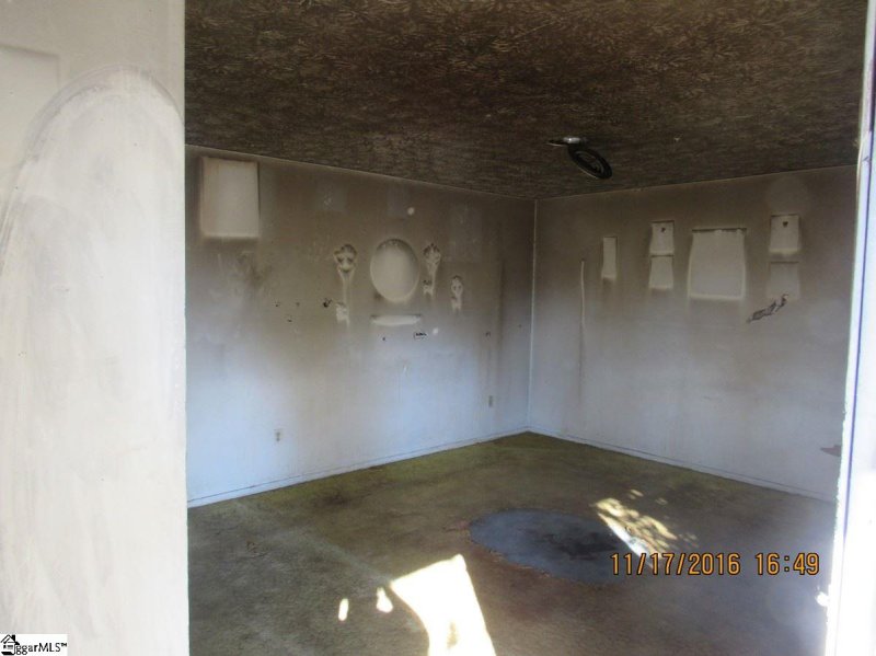 Property image 4 at 305 Boling Road, Taylors, SC 29687