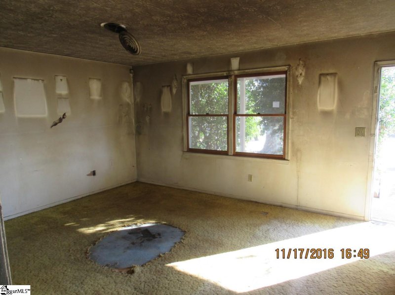 Property image 5 at 305 Boling Road, Taylors, SC 29687