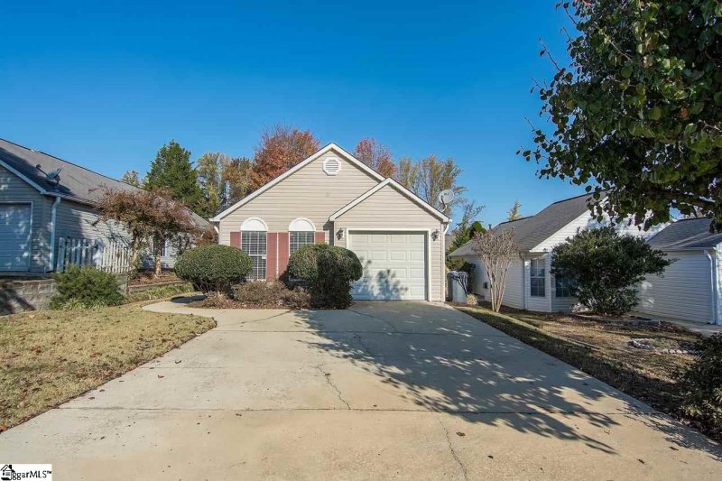 Property image 2 at 17 Lantern Lane, Greer, SC 29652