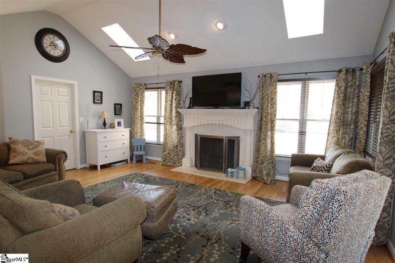 Property image 2 at 302 Sloping Meadow Drive, Inman, SC 29349