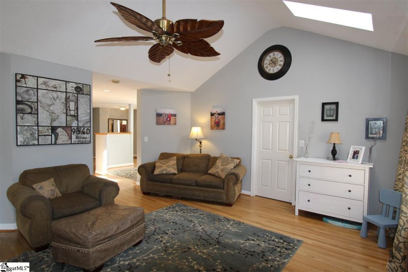 Property image 3 at 302 Sloping Meadow Drive, Inman, SC 29349