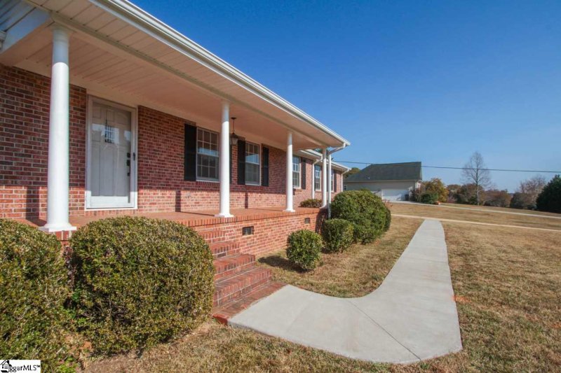 Property image 3 at 1101 Lakeview Drive, Greenville, SC 29611