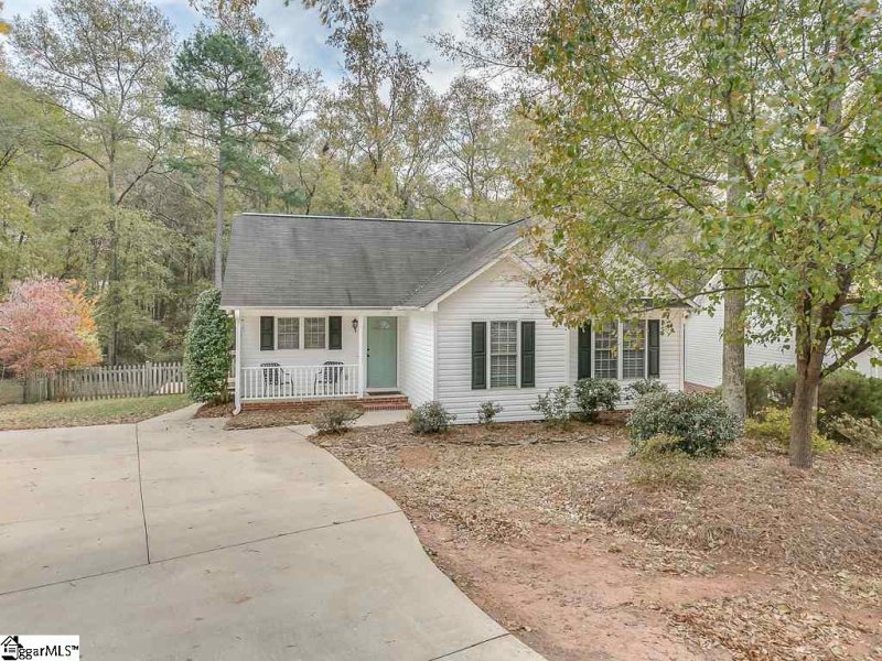 Property image 2 at 119 Caroway Court, Spartanburg, SC 29303