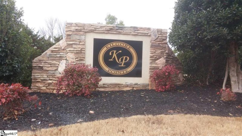 Property image 3 at 105 Landing Lane, Simpsonville, SC 29681