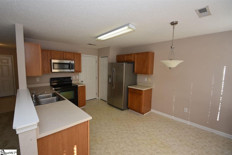 Property image 5 at 409 Revis Creek Court, Simpsonville, SC 29681