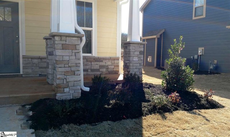 Property image 2 at 132 Summer Oak Lane, Simpsonville, SC 29680