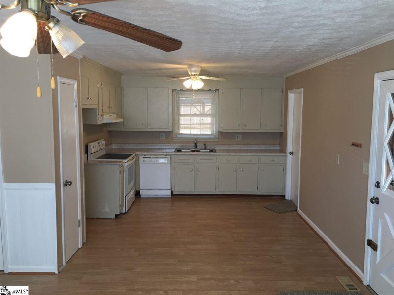 Property image 2 at 10 Broomfield Drive, Greenville, SC 29617