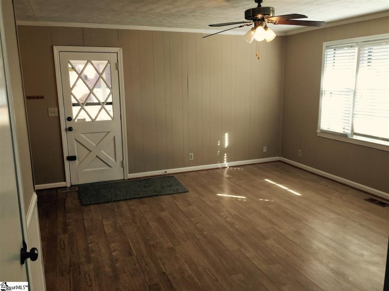 Property image 3 at 10 Broomfield Drive, Greenville, SC 29617