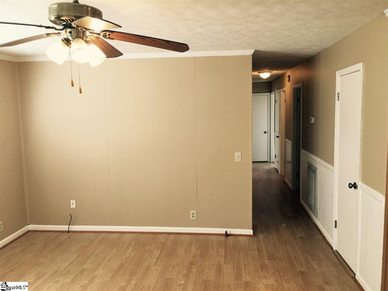 Property image 4 at 10 Broomfield Drive, Greenville, SC 29617