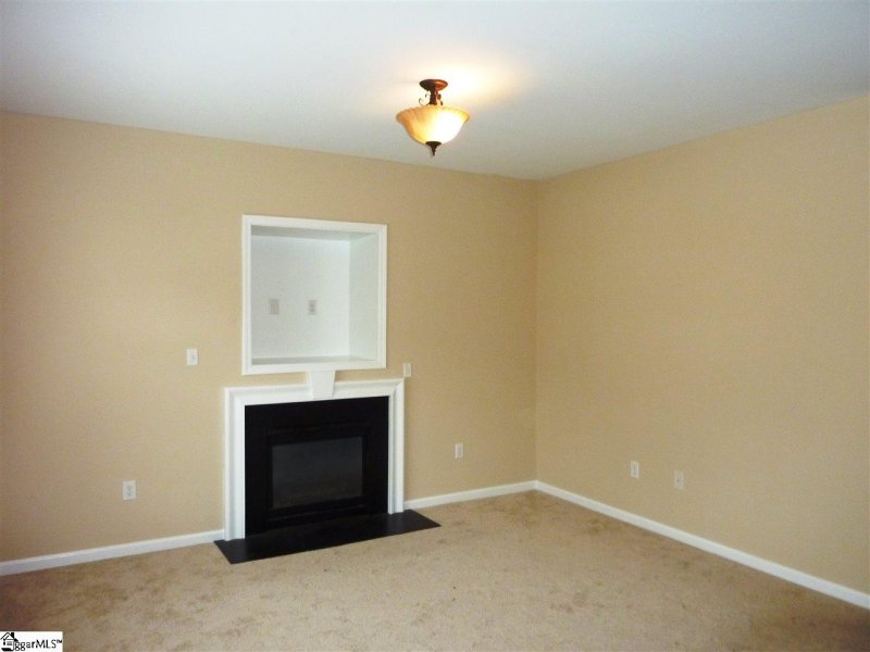 Property image 3 at 215 Dartmoor Drive, Spartanburg, SC 29301