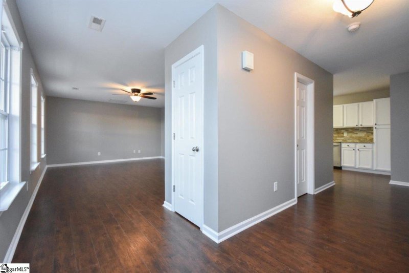 Property image 2 at 1 Country Knolls Drive, Greer, SC 29651