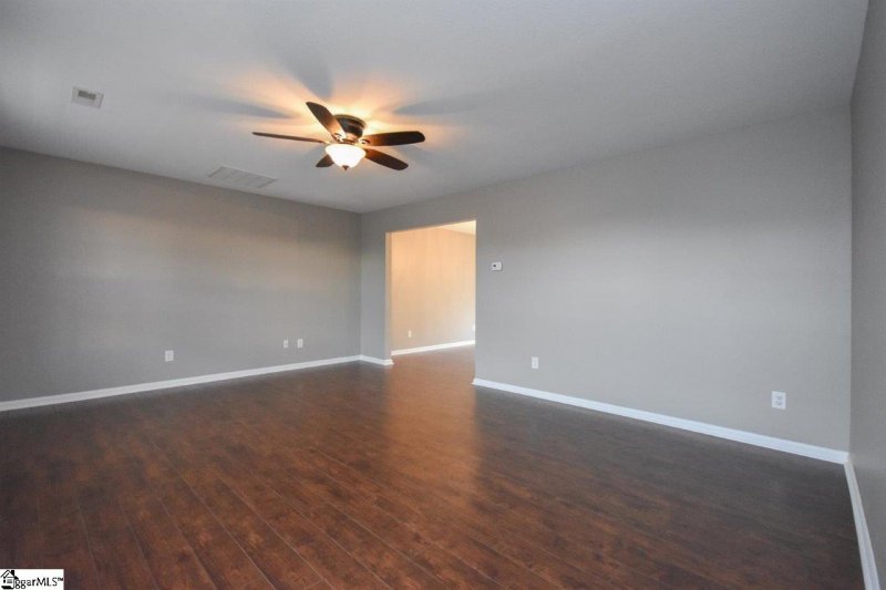 Property image 4 at 1 Country Knolls Drive, Greer, SC 29651