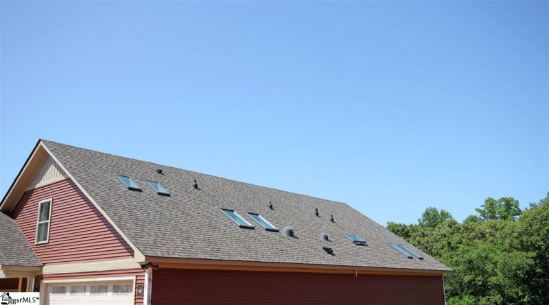 Property image 3 at 1 TRAILS EDGE Court, Greenville, SC 29617