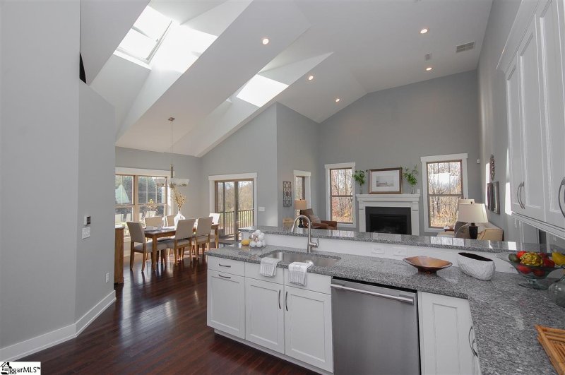 Property image 5 at 1 TRAILS EDGE Court, Greenville, SC 29617