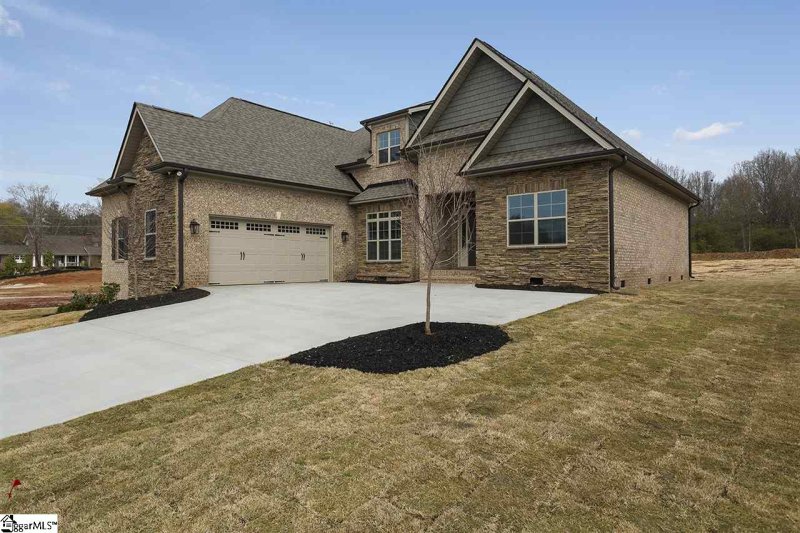 Property image 2 at 5 Meadowdale Lane, Greer, SC 29651