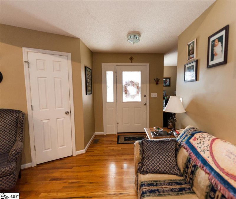 Property image 3 at 345 Worthington Circle, Spartanburg, SC 29303-6401